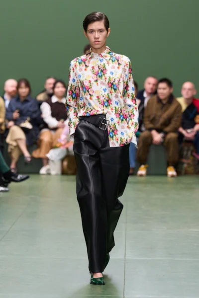 Look 11